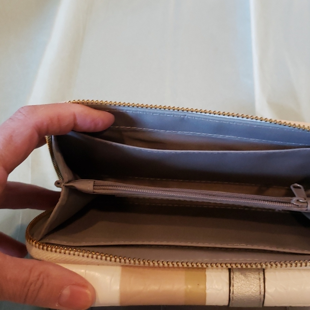 Wallet - Picture 8 of 11